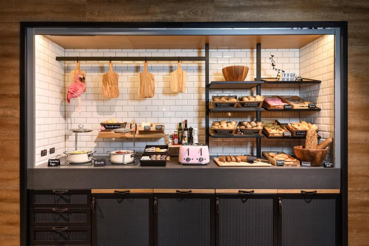 Moxy Stuttgart Feuerbach Hotel Kültér fotó