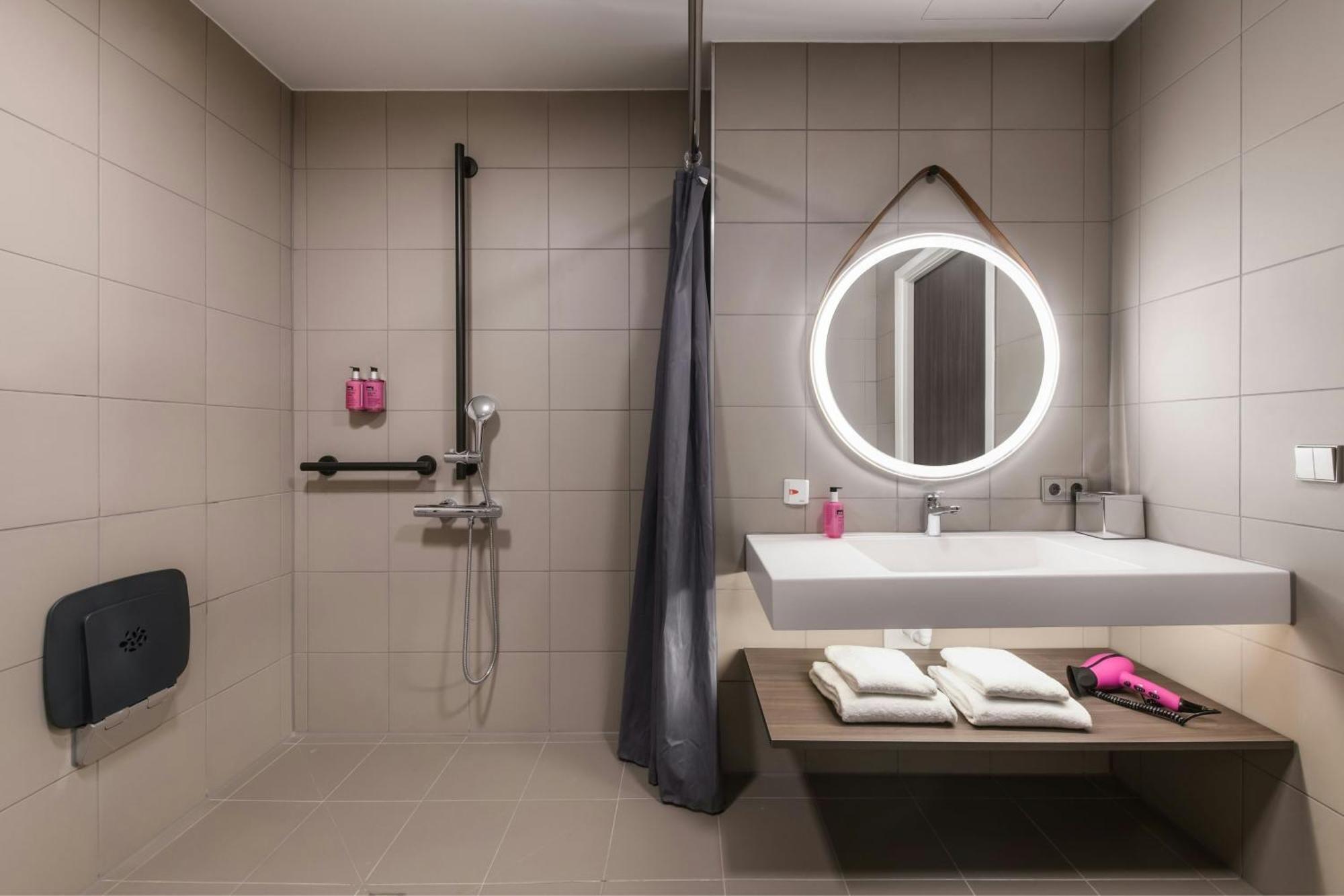 Moxy Stuttgart Feuerbach Hotel Kültér fotó